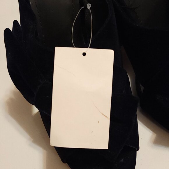 H&M Deep Navy Velvet Bow Woman's Heels Size 8.5 BNWT - Picture 3 of 9